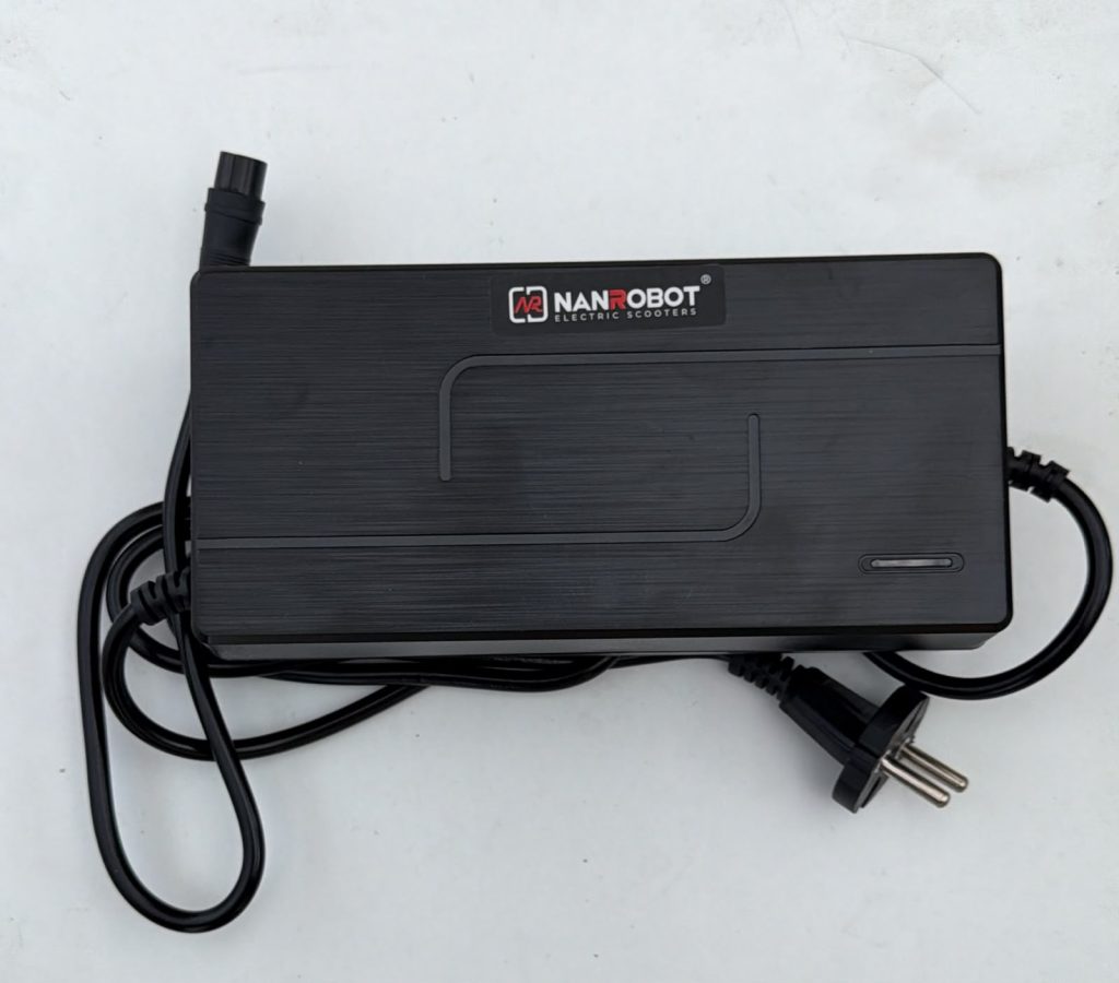 Chargeur NANROBOT 60V 5A Fast Charge — pièce détachée au Maroc