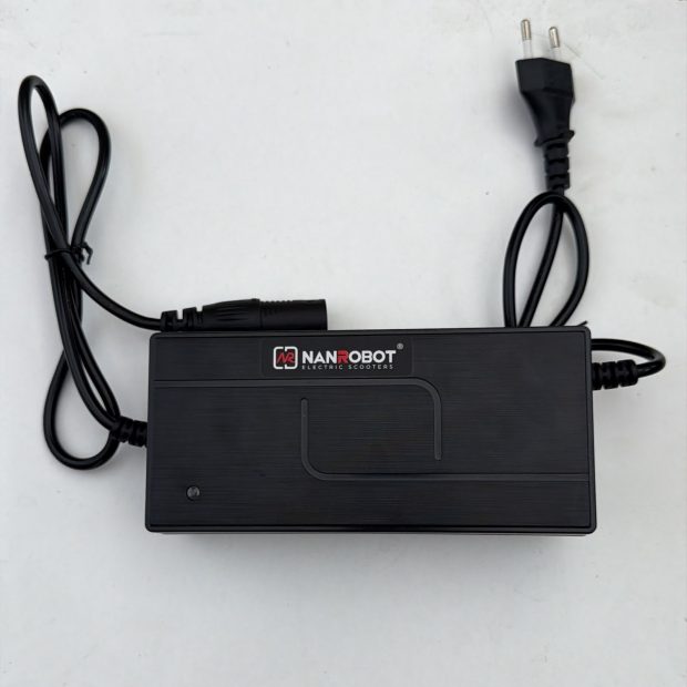 Chargeur NANROBOT 48V D4 Mono Moteur
